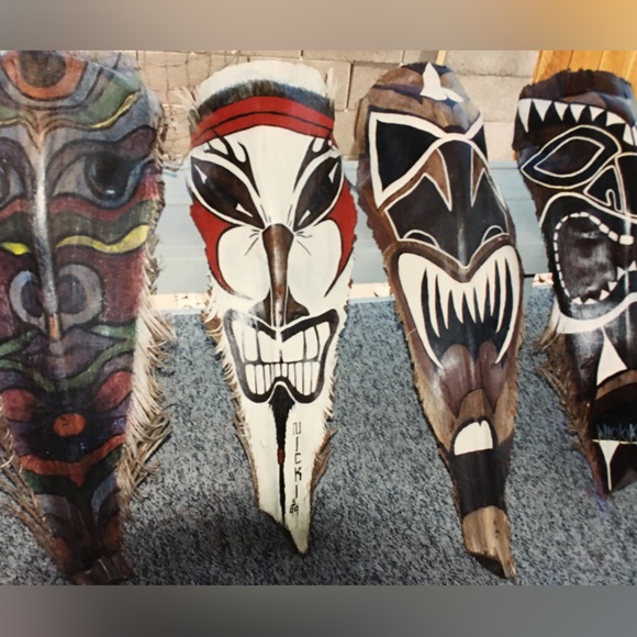 MEET YOUR FELLOW POSHER - Picture 15 of 16